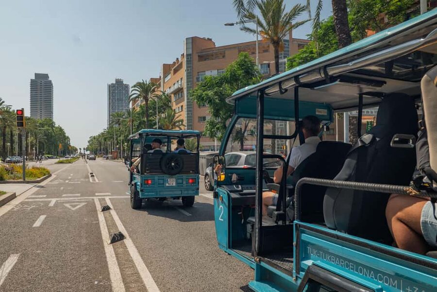 Barcelona: City Highlights Private Tuk-Tuk Tour - Meeting at Carrer de la Diputació, 338 (And Finding It Without Stress)