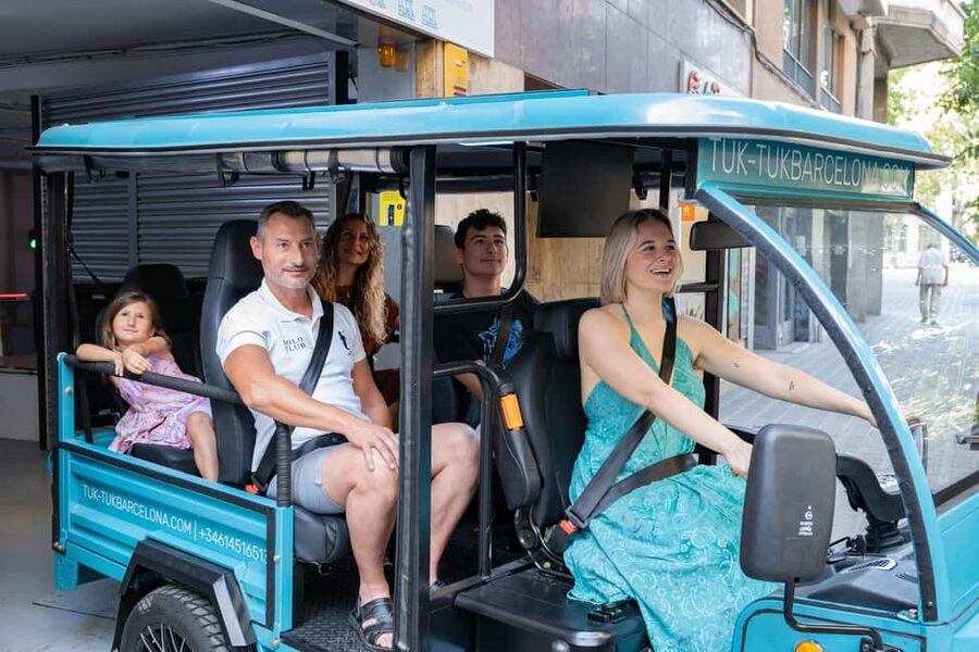 Barcelona: City Highlights Private Tuk-Tuk Tour - Pricing and Value: Why $37 Can Make Sense