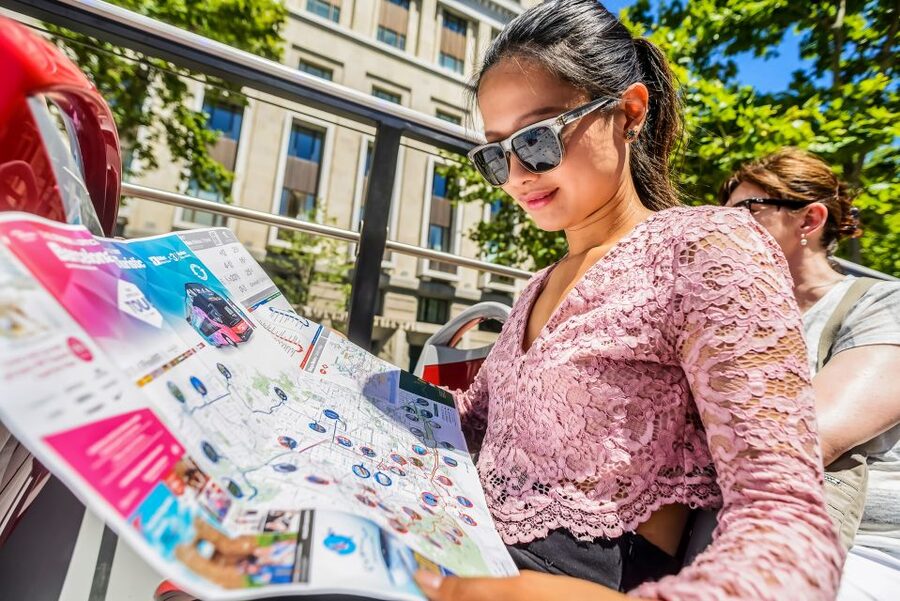 Barcelona: City Sightseeing Hop-On Hop-Off Bus Tour - Key things that make this bus tour work