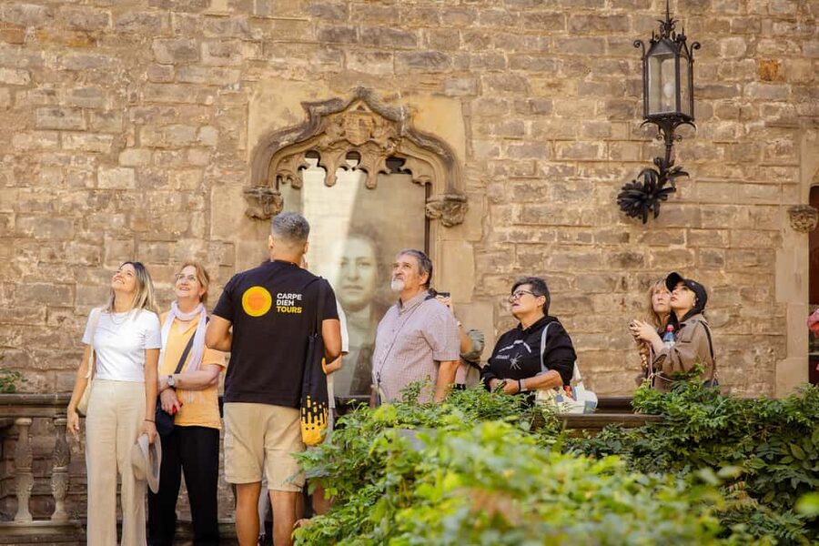 Barcelona: City Walking Tour with a Local Guide - Barcelona Cathedral Without the Confusing Noise