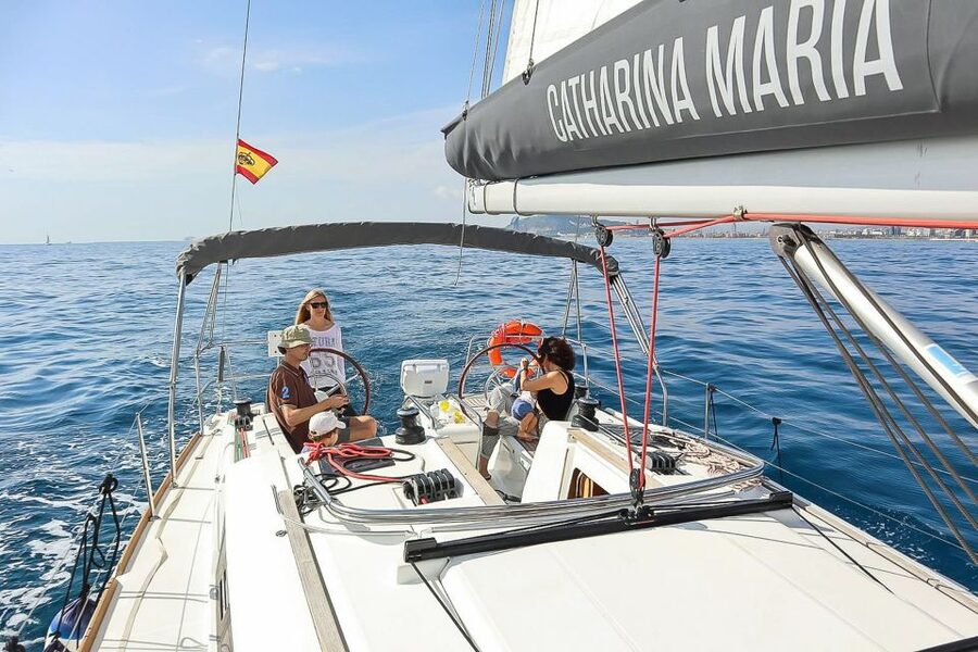 Barcelona: Coastline Boat Trip with Snacks and Cava - From Boarding to Best Views, How the Cruise Unfolds