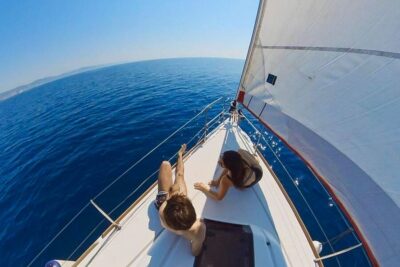 Coastline Boat Trip with Snacks and Cava