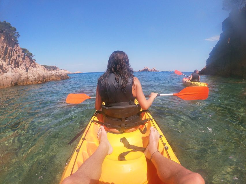 Barcelona: Costa Brava Kayaking & Snorkeling Tour with Lunch - Getting there from Barcelona: Arc de Triomf to S’Agaró