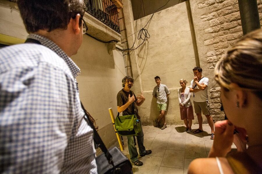 Barcelona: Dark History Night Walking Tour - Key Points Before You Go