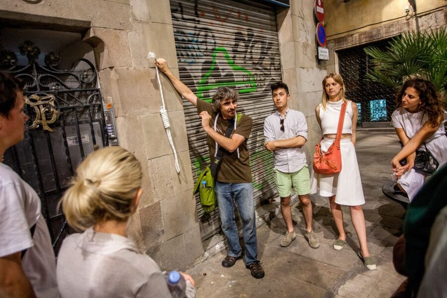 Barcelona: Dark History Night Walking Tour - Turning Dark Legends Into a Real Sense of Place