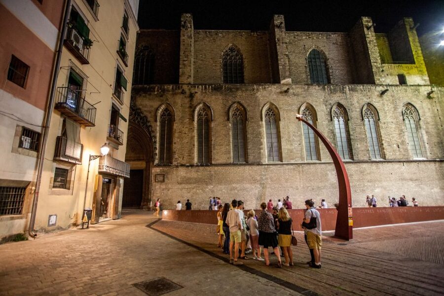 Barcelona: Dark History Night Walking Tour - A Historical Night Walk, Not a Haunted-Set Performance