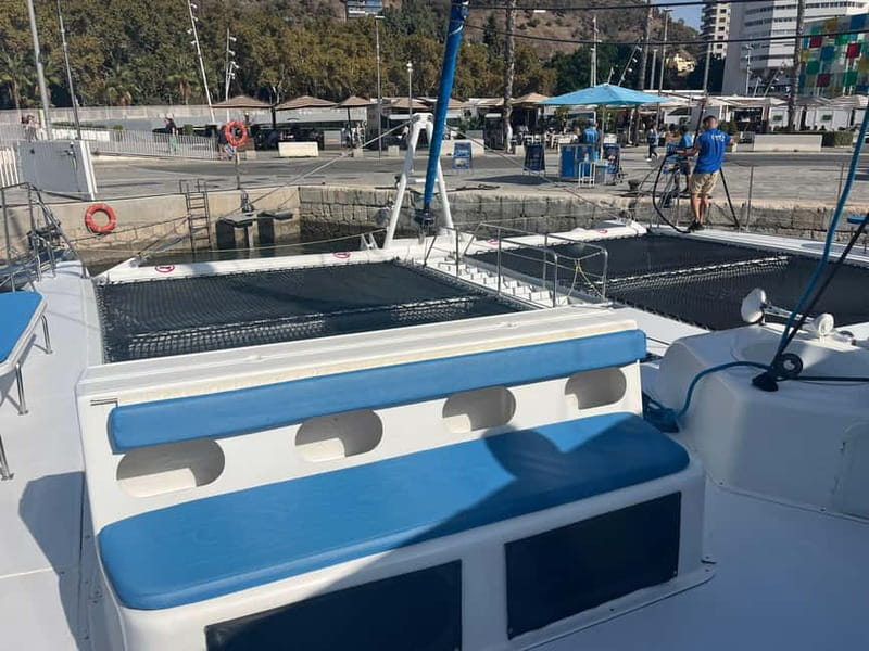 Barcelona: Daytime or Sunset Cruise with Drinks - Sundays, Erasmus Parties, and How to Choose the Right Day