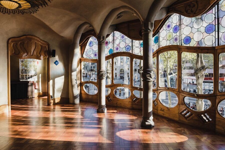 Barcelona: Discover Gaudí, Sagrada Familia, and Park Güell - Morning Option: Casa Batlló First, Then Casa Mila, Park Güell, and Sagrada Família