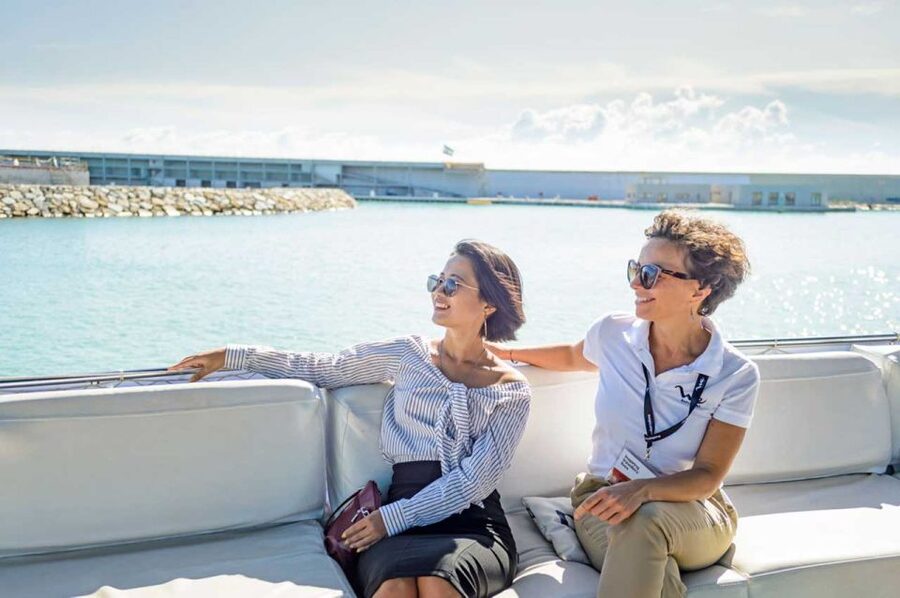Barcelona: E-Bike Tour with Montjuic Cable Car & Boat Ride - Montjuïc Funicular: a smart energy switch