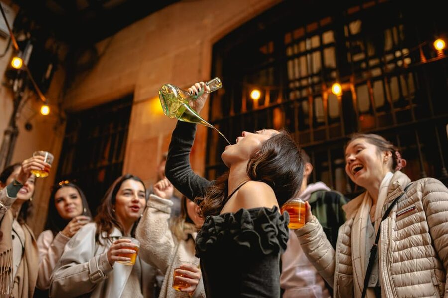 Barcelona: El Born Food Walking Tour with Tapas and Drinks - Your first bites in El Born: croquettes and pintxos energy