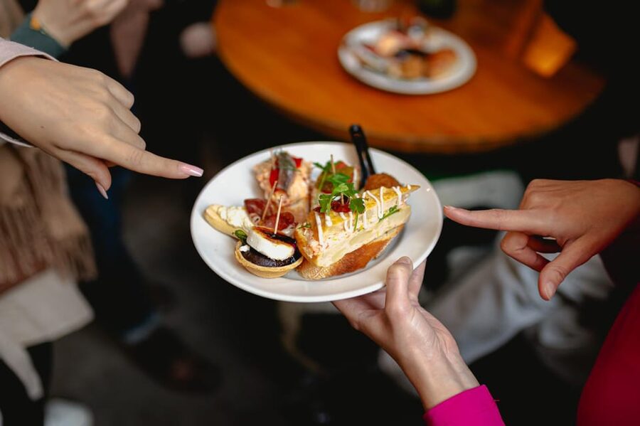 Barcelona: El Born Food Walking Tour with Tapas and Drinks - Dietary rules you must understand before you go