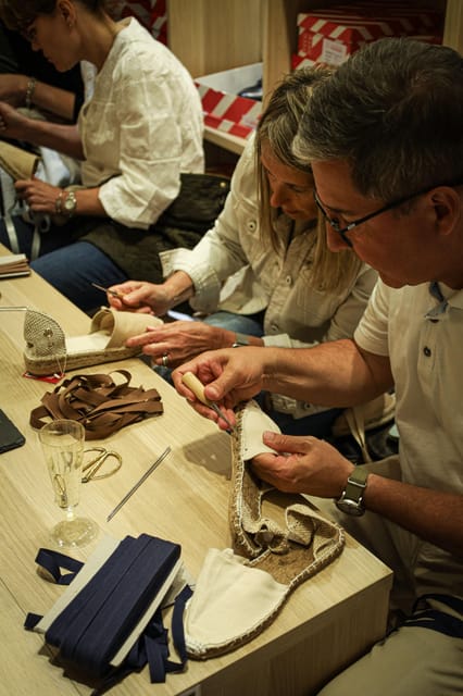 Barcelona: Espadrilles Shoe-Making Workshop - Entering the HANDMADE THE BRAND shop on Carrer dAvinyó