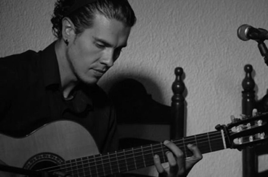Barcelona: Flamenco at El Patio Andaluz with Optional Dinner - Where to Sit and What to Look For in a Tight Venue