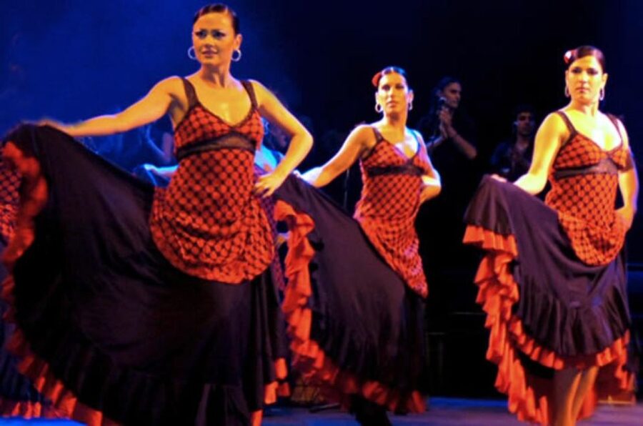 Barcelona: Flamenco at El Patio Andaluz with Optional Dinner - Should You Book This Flamenco Show in Barcelona?