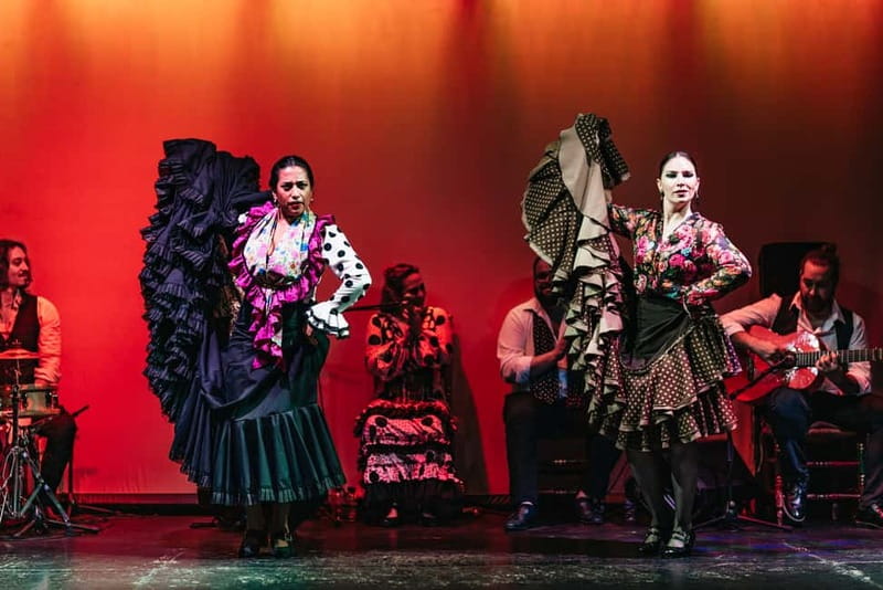 Barcelona: Flamenco Show at the Theater - Drinks and what to expect from the bar setup