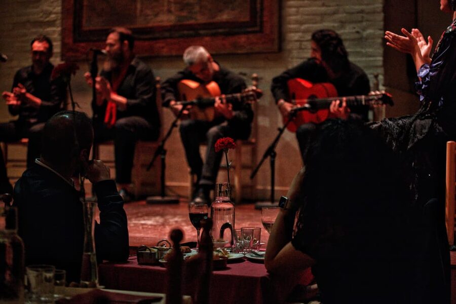 Barcelona: Flamenco Show with Dinner at Tablao de Carmen - Location and finding Tablao de Carmen inside the Spanish Village