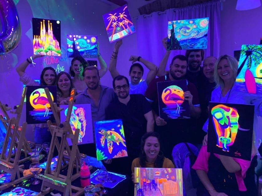 Barcelona: Fluorescent Paint and Wine Workshop - Quick planning tips so you enjoy it more