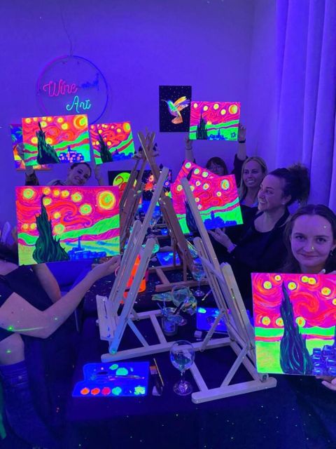 Barcelona: Fluorescent Paint and Wine Workshop - Who this workshop suits best, and who should rethink it