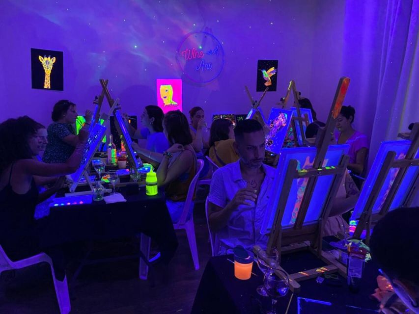 Barcelona: Fluorescent Paint and Wine Workshop - The 2-hour workshop flow: from blank canvas to take-home neon