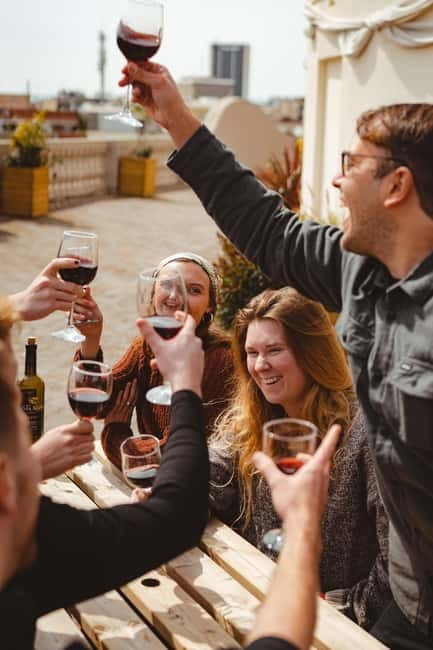 Barcelona: Fun & Unpretentious Rooftop Wine Tasting - 1) Welcome cava: the easy start that gets your palate working