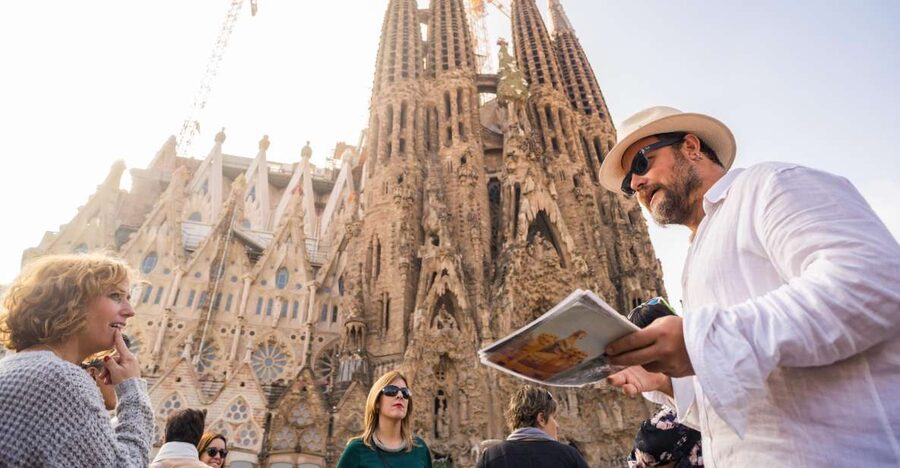 barcelona: Gaudi Highlights eBike tour - Starting point at Plaça de Sant Agustí Vell, and the Parc de la Ciutadella opener