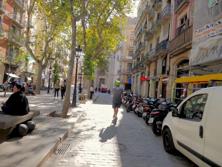 Barcelona: Gaudi Highlights Guided Tour by Electric Scooter - Ciutadella Park and Arc de Triomf, where the city gets airy