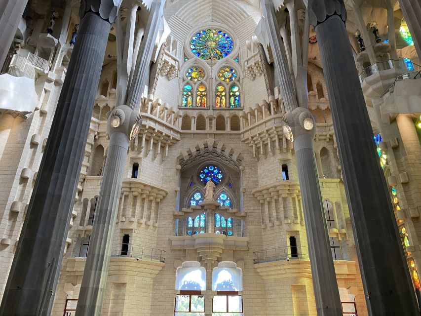 Barcelona: Gaudí Houses & Sagrada Familia Tour - Passeig de Gràcia and Casa Batlló, where the facade tells half the story