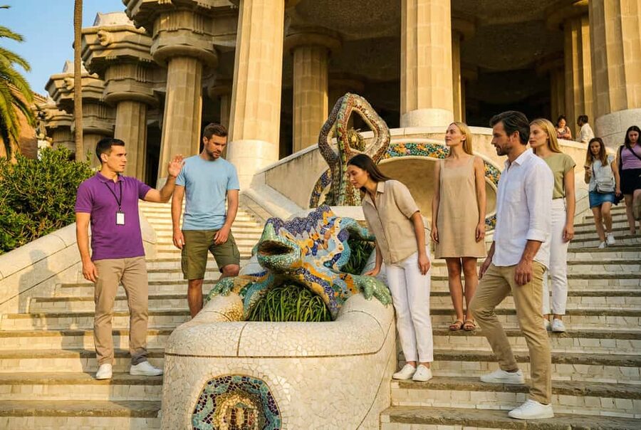 Barcelona: Gaudí’s Park Güell Tour with Fast-Track Ticket - Meeting points, getting there, and avoiding entry mistakes