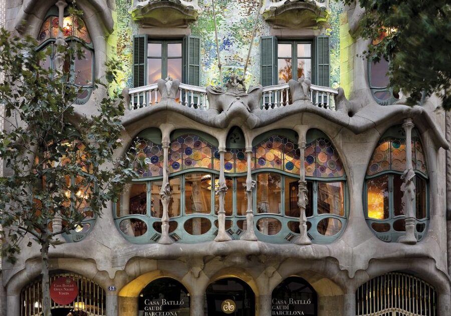 Barcelona: Go City All-Inclusive Pass with 45+ Attractions - Casa Batlló and La Pedrera: pairing two Modernista-style stops