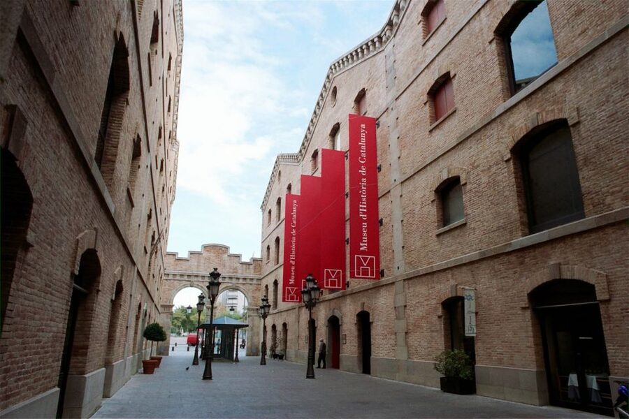 Barcelona: Go City All-Inclusive Pass with 45+ Attractions - Entering by pass: how the included bus and cable car fit your route