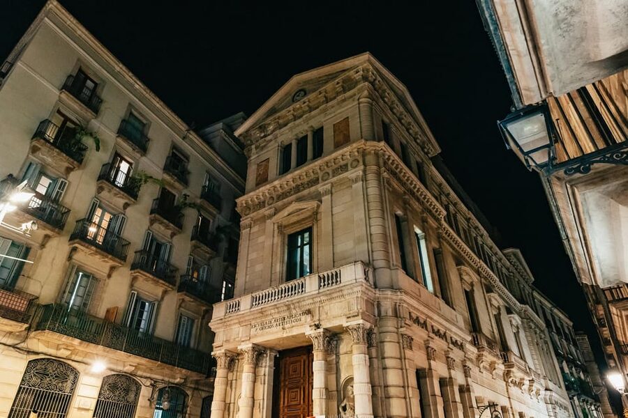 Barcelona: Gothic Quarter Ghosts and Legends Walking Tour - Key things to know before you go