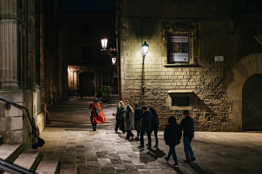 Barcelona: Gothic Quarter Ghosts and Legends Walking Tour - The 1.5-Hour Walking Plan: What You’ll Do (and Why It Works)