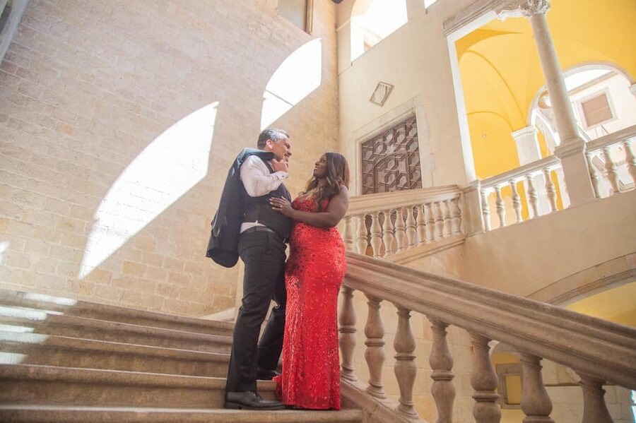 Barcelona: Gothic Quarter Private Photoshoot Experience - Pose coaching that makes you look natural, not posed