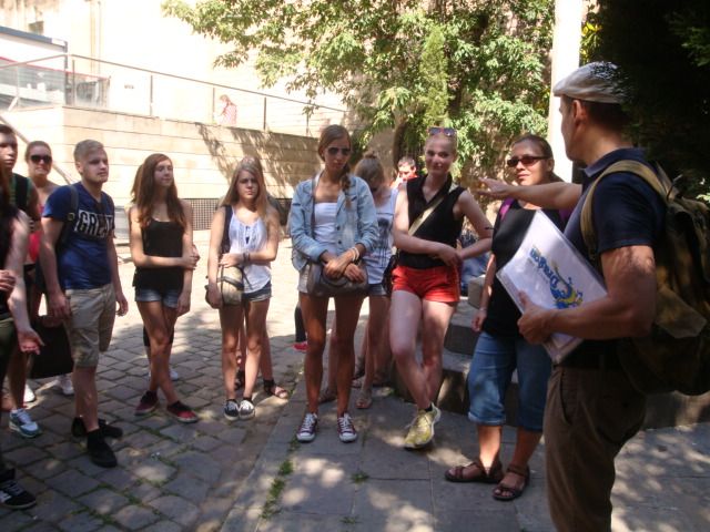 Barcelona: Gothic Quarter Walking Tour - Price and value, $212 for up to 4 people