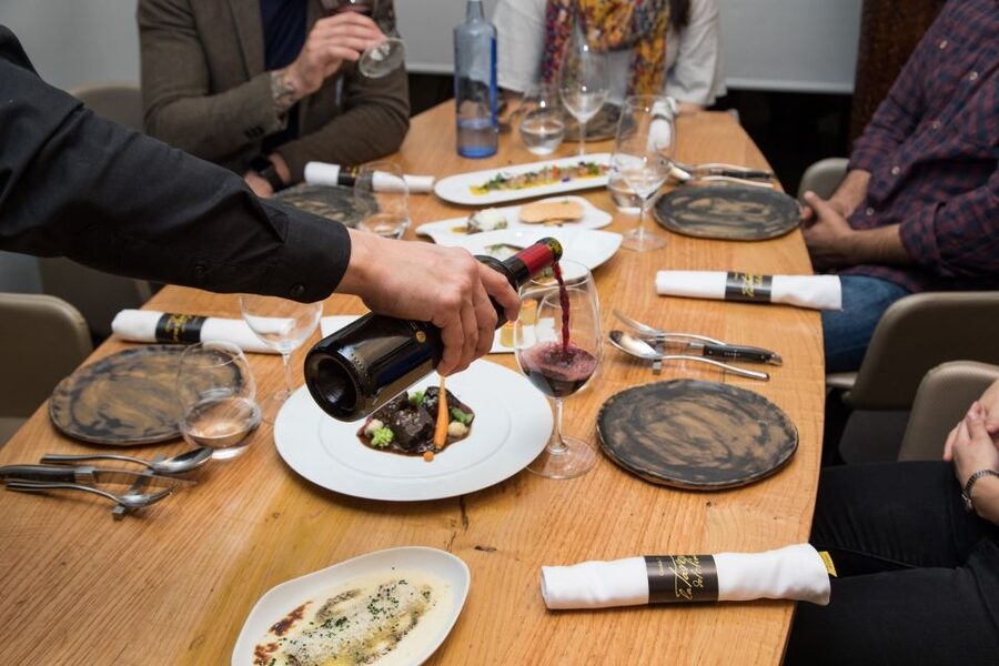 Barcelona Gourmet Food & Wine Tour with Local Expert - Finale: the menu-less seasonal restaurant and organic Catalan wines