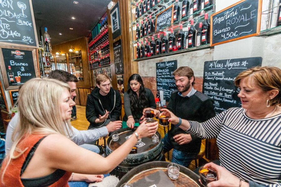Barcelona Gourmet Food & Wine Tour with Local Expert - 4 hours, 14 to 16 tapas: the real value math