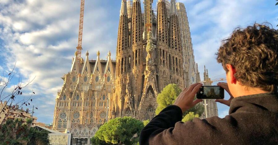 Barcelona: Guided Bike or E-Bike City Tour - Key highlights worth aiming for