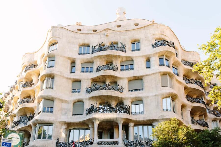 Barcelona: Guided Highlights Bike or eBike Tour (3 Hours) - How this tour works, and why the bike format changes everything