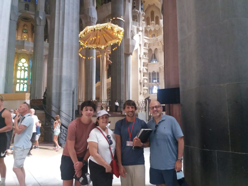 Barcelona: Guided Tour of Sagrada Familia - Why the Sagrada Família feels different with a live guide