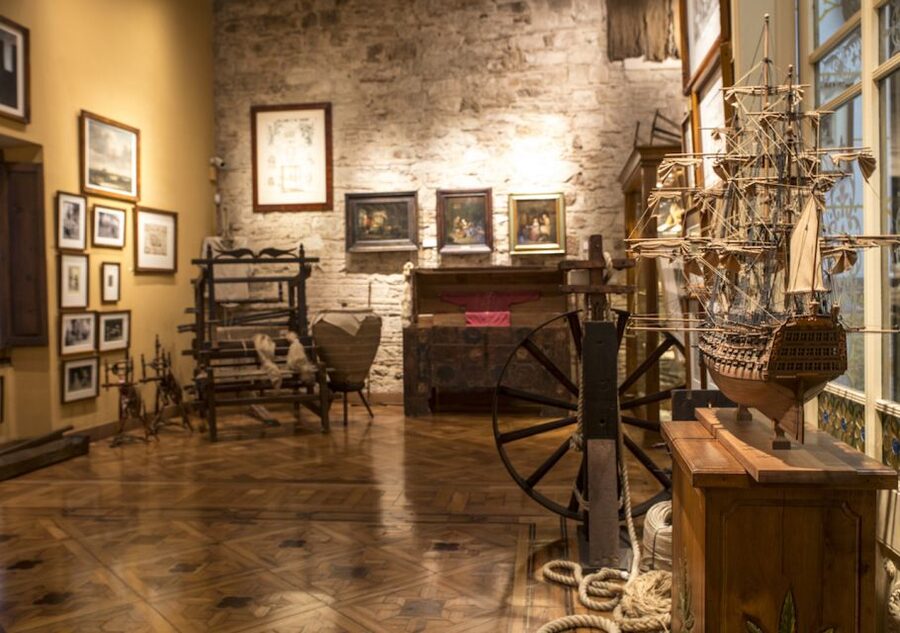 Barcelona: Hash Marihuana & Hemp Museum Entry Ticket - Making it work with your Barcelona day