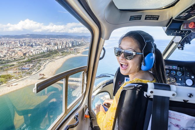 Barcelona Helicopter, Sailboat & Old Town Private Walking Tour - What you’re really doing in 4 hours