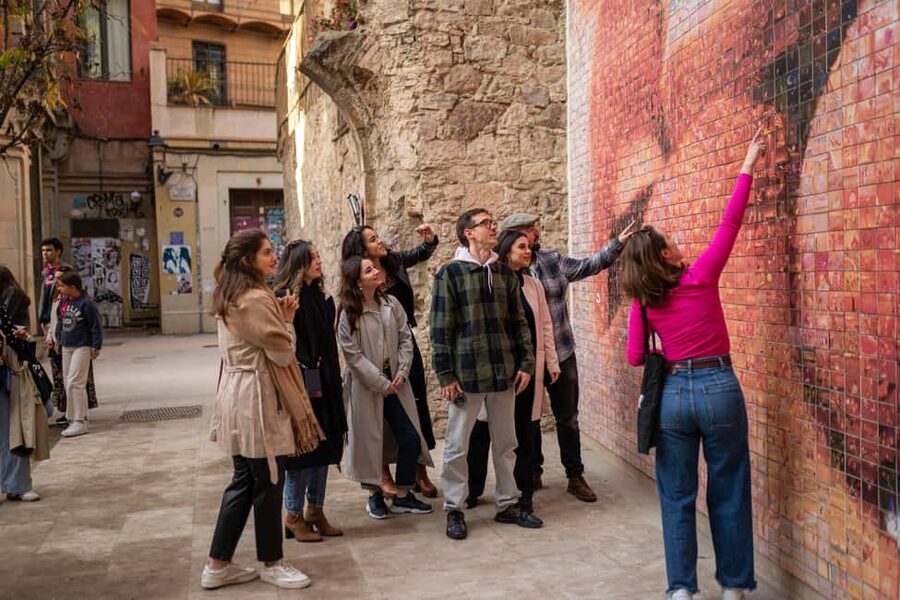 Barcelona: Hidden Gems Walking Tour Including 10+ Sights - A 2-hour route through Barcelona’s Roman to Civil War stories