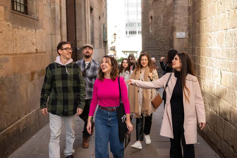 Barcelona: Hidden Gems Walking Tour Including 10+ Sights - Stop by stop: Barcino Sculpture, Els Quatre Gats, and the Gothic heart