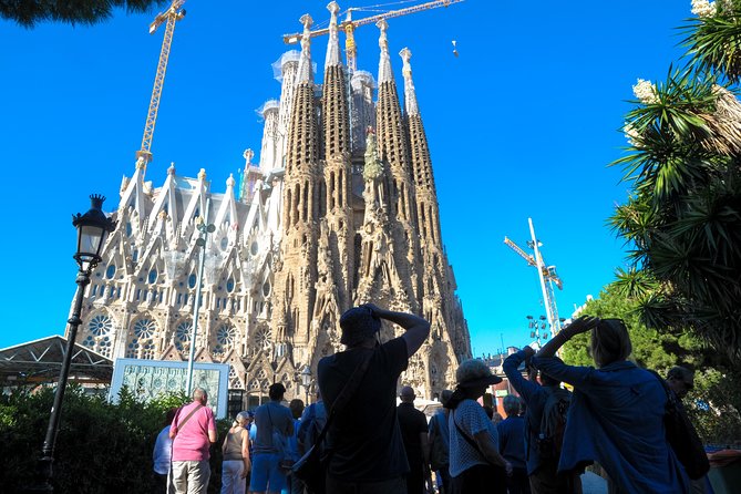 Barcelona Highlights & Sagrada Familia Tour: Priority Access - Key highlights worth building your day around