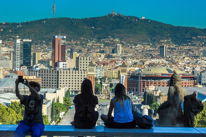 Barcelona Highlights & Sagrada Familia Tour: Priority Access - Montjuïc Hill for Views, Photos, and a Short Museum Interlude