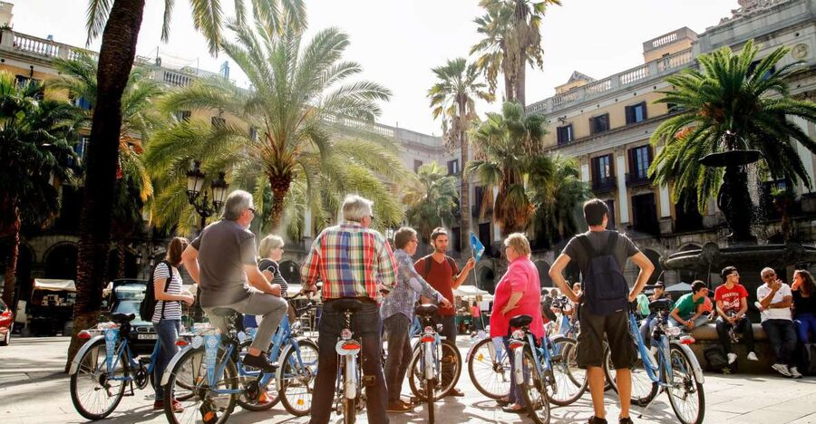 Barcelona Historical 3-Hour Bike Tour - Why a 3-hour historical bike tour works in Barcelona