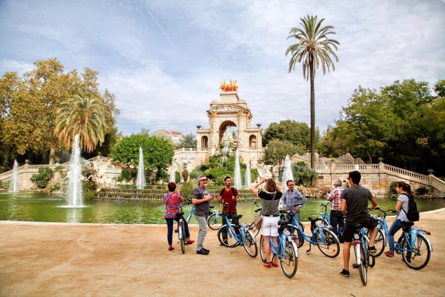 Barcelona Historical 3-Hour Bike Tour - Pla de Palau and the waterfront approach: getting oriented fast