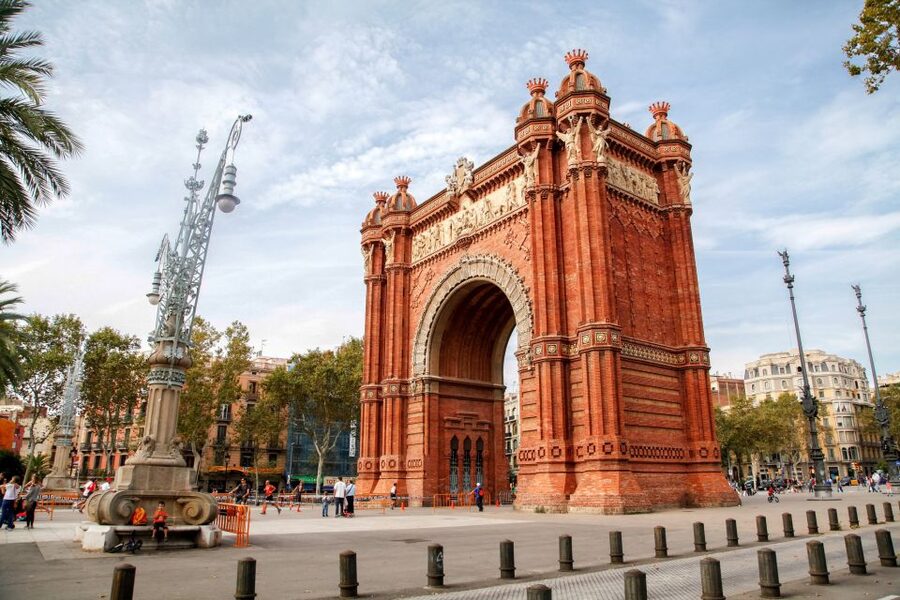 Barcelona Historical 3-Hour Bike Tour - Casa Batllo and the Palace of Catalan Music: the colorful close