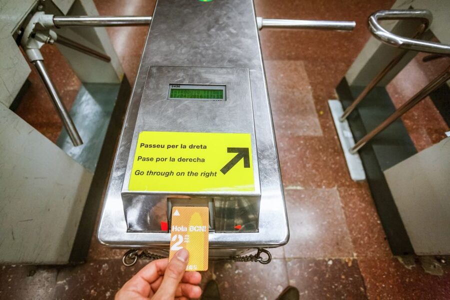 Barcelona: Hola Barcelona Public Transport Travel Card - How to use it day-by-day: from Sagrada Família to Park Güell to Montjuïc