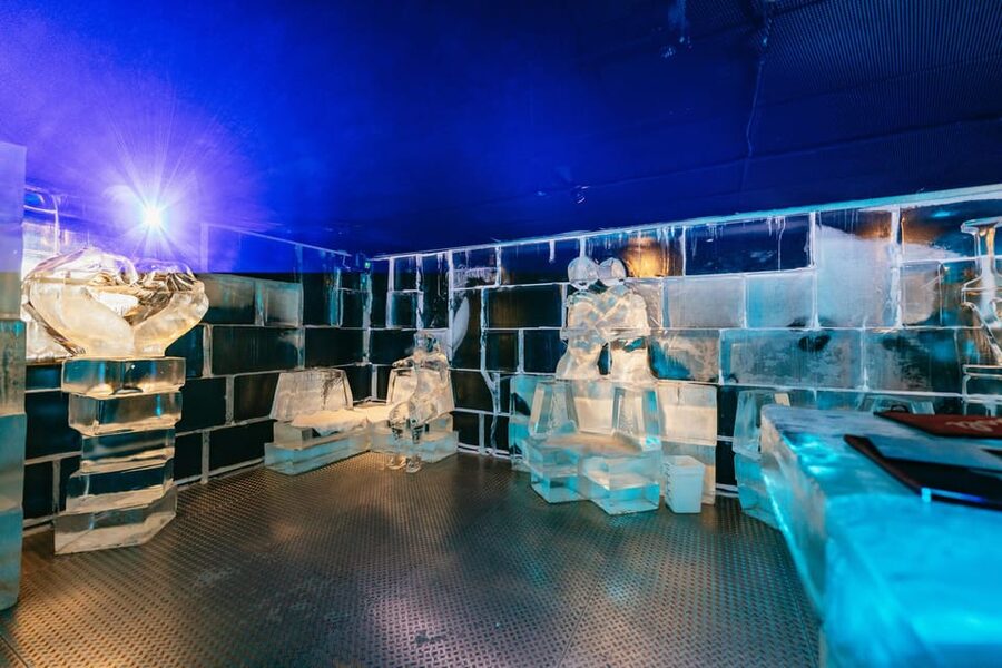 Barcelona: Icebar experience, located at the beach !! - Terrace sunset and snacks: what happens after the ice room